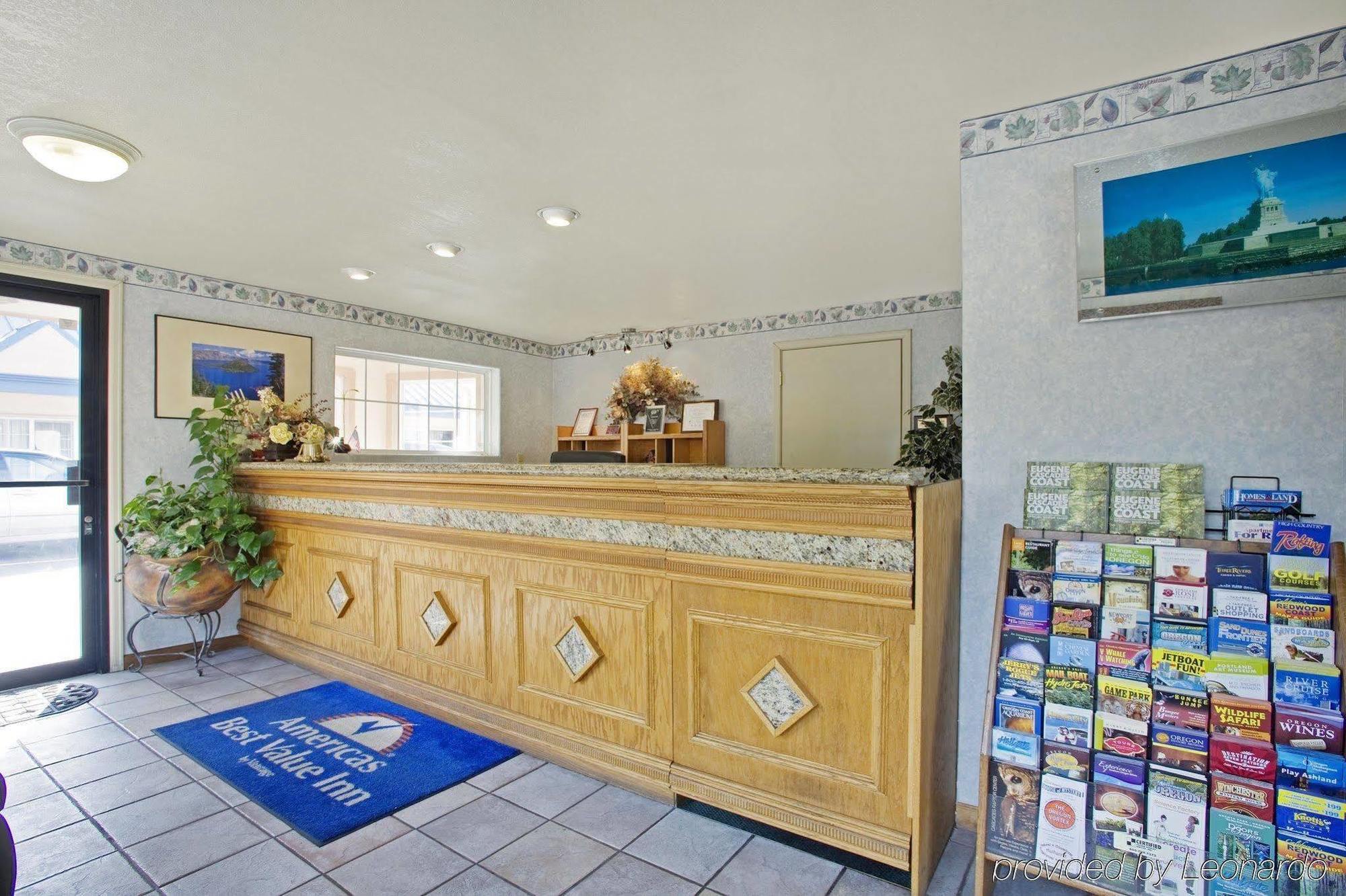 Americas Best Value Inn Юджин Интерьер фото