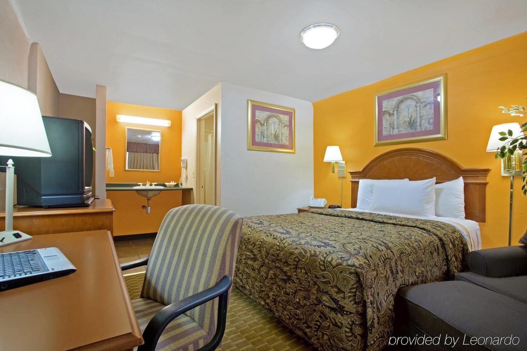 Americas Best Value Inn Юджин Номер фото
