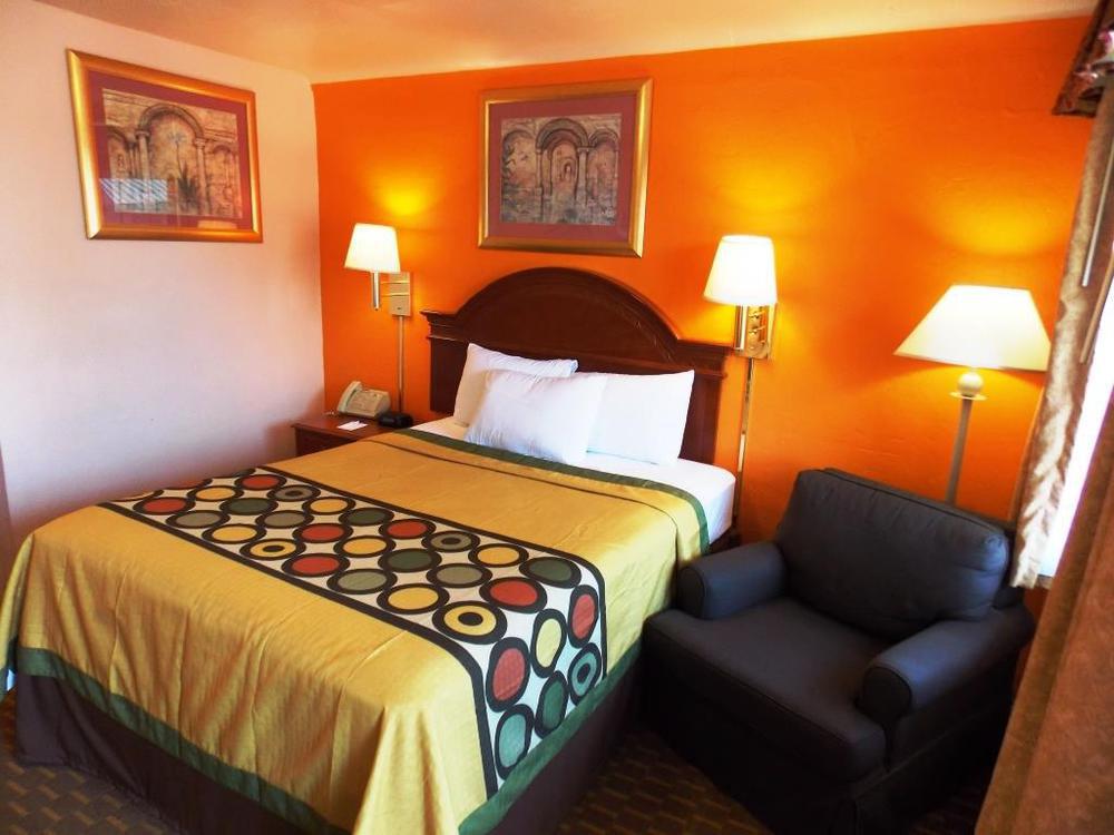 Americas Best Value Inn Юджин Номер фото